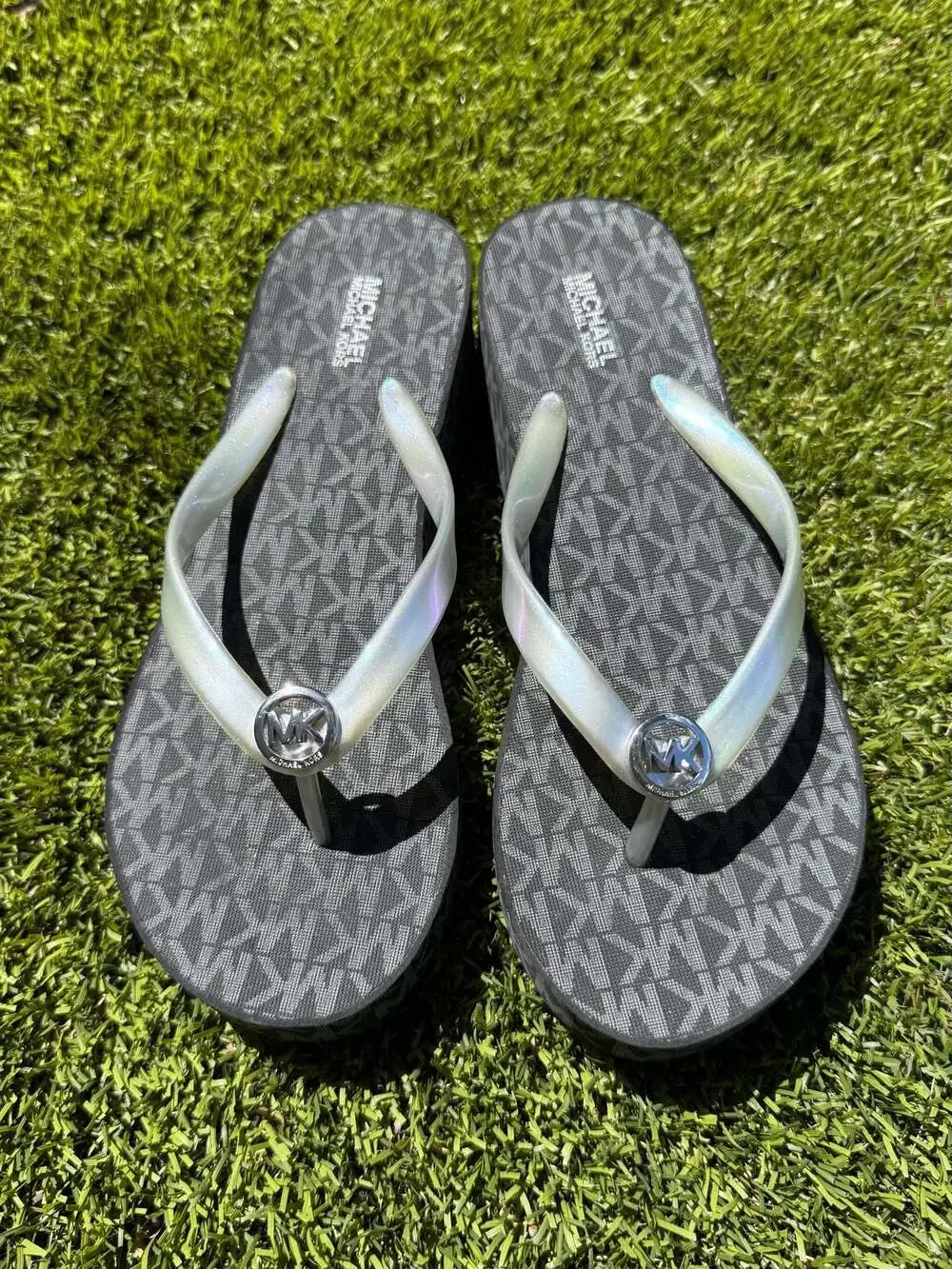 Michael Kors New Bedford Glam Platform PVC Logo Flip Flop-Black/Gray